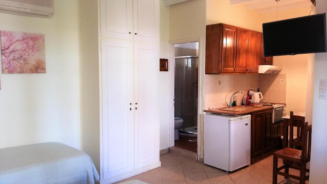 Philippos Hotel Apartments Никиана Экстерьер фото
