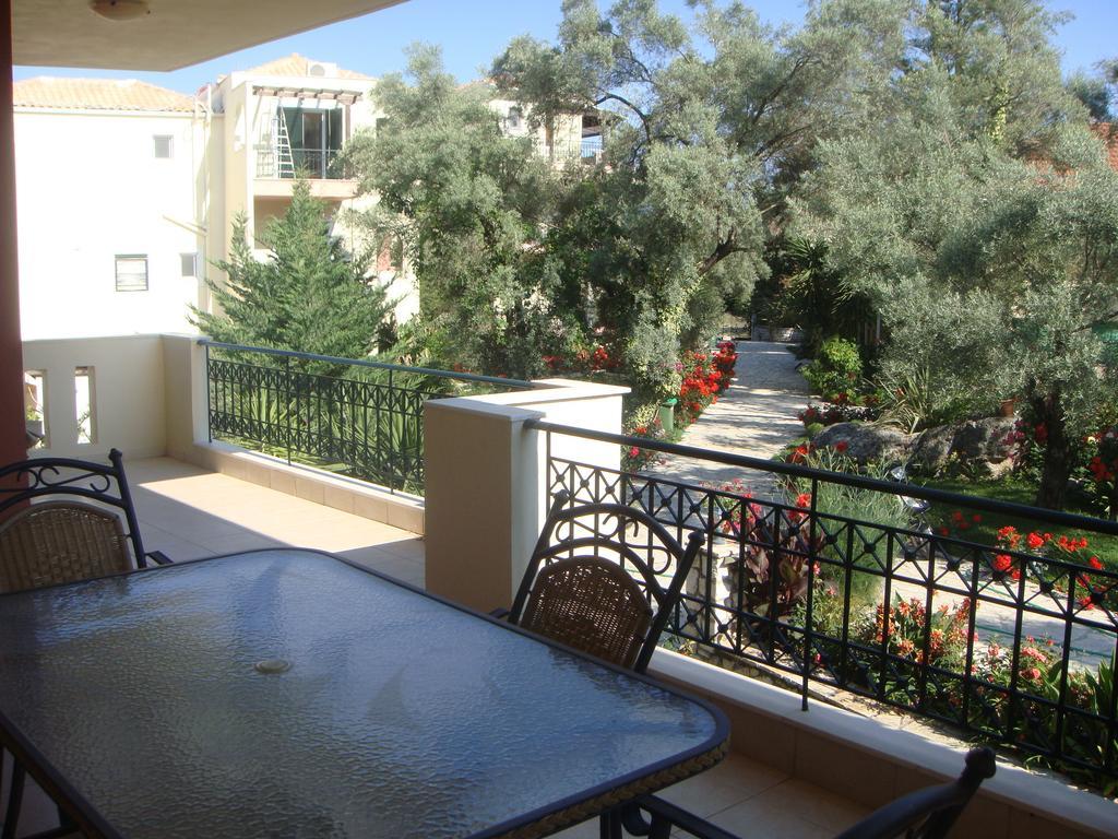 Philippos Hotel Apartments Никиана Экстерьер фото