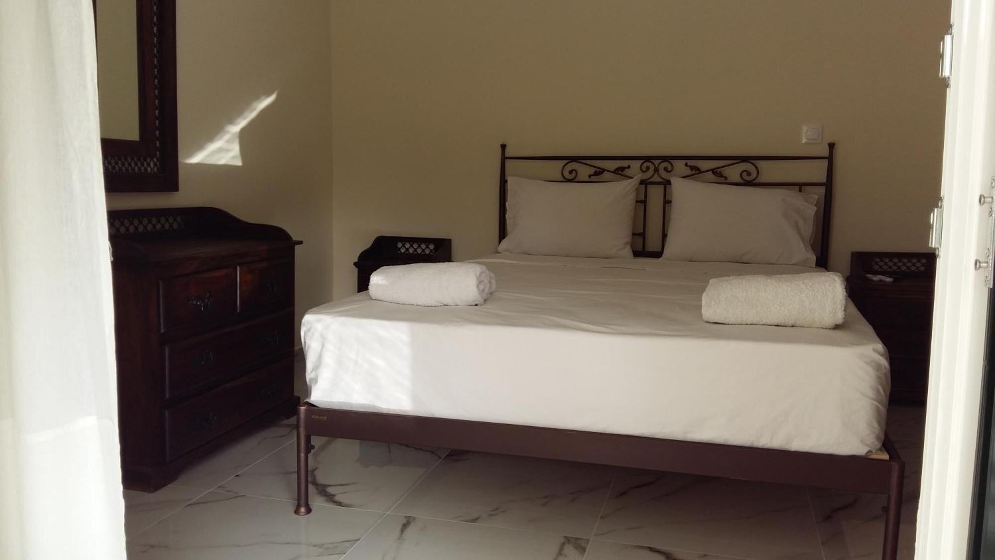 Philippos Hotel Apartments Никиана Экстерьер фото