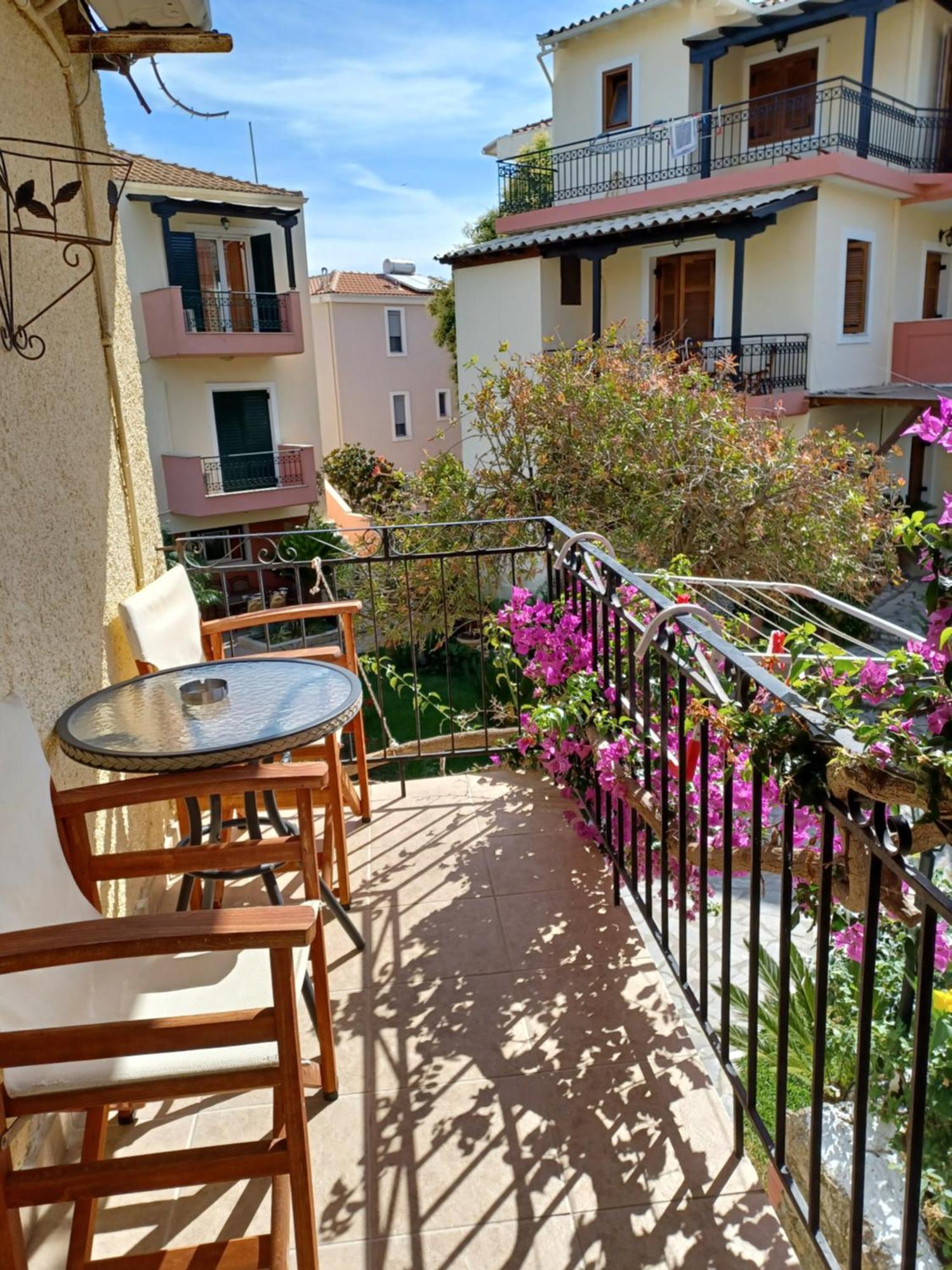Philippos Hotel Apartments Никиана Экстерьер фото