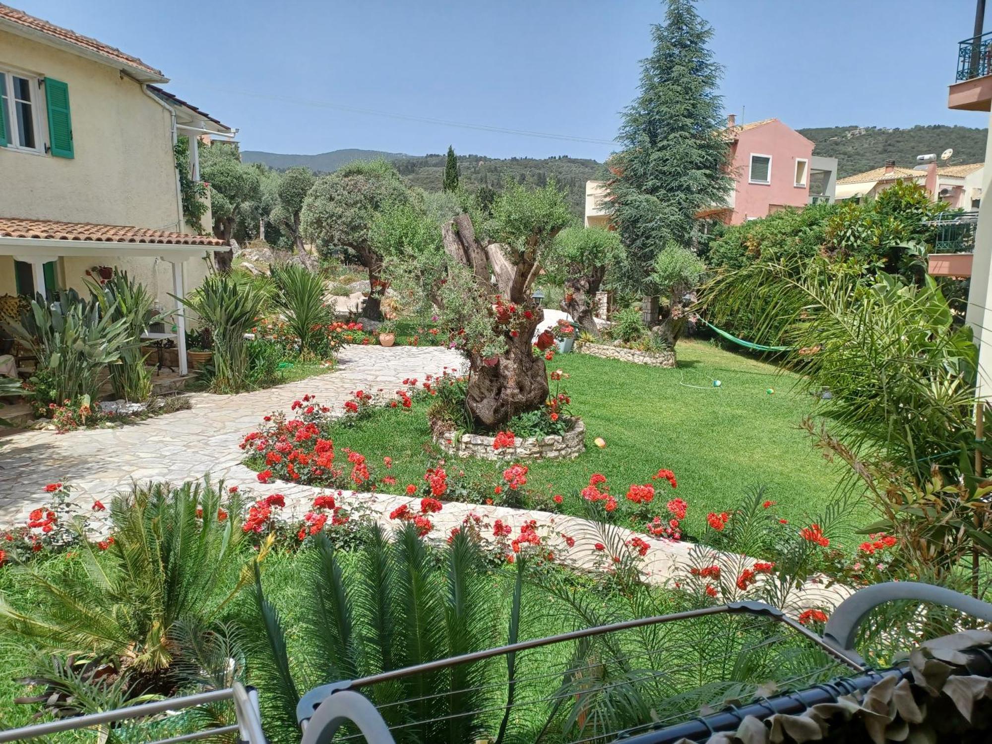 Philippos Hotel Apartments Никиана Экстерьер фото