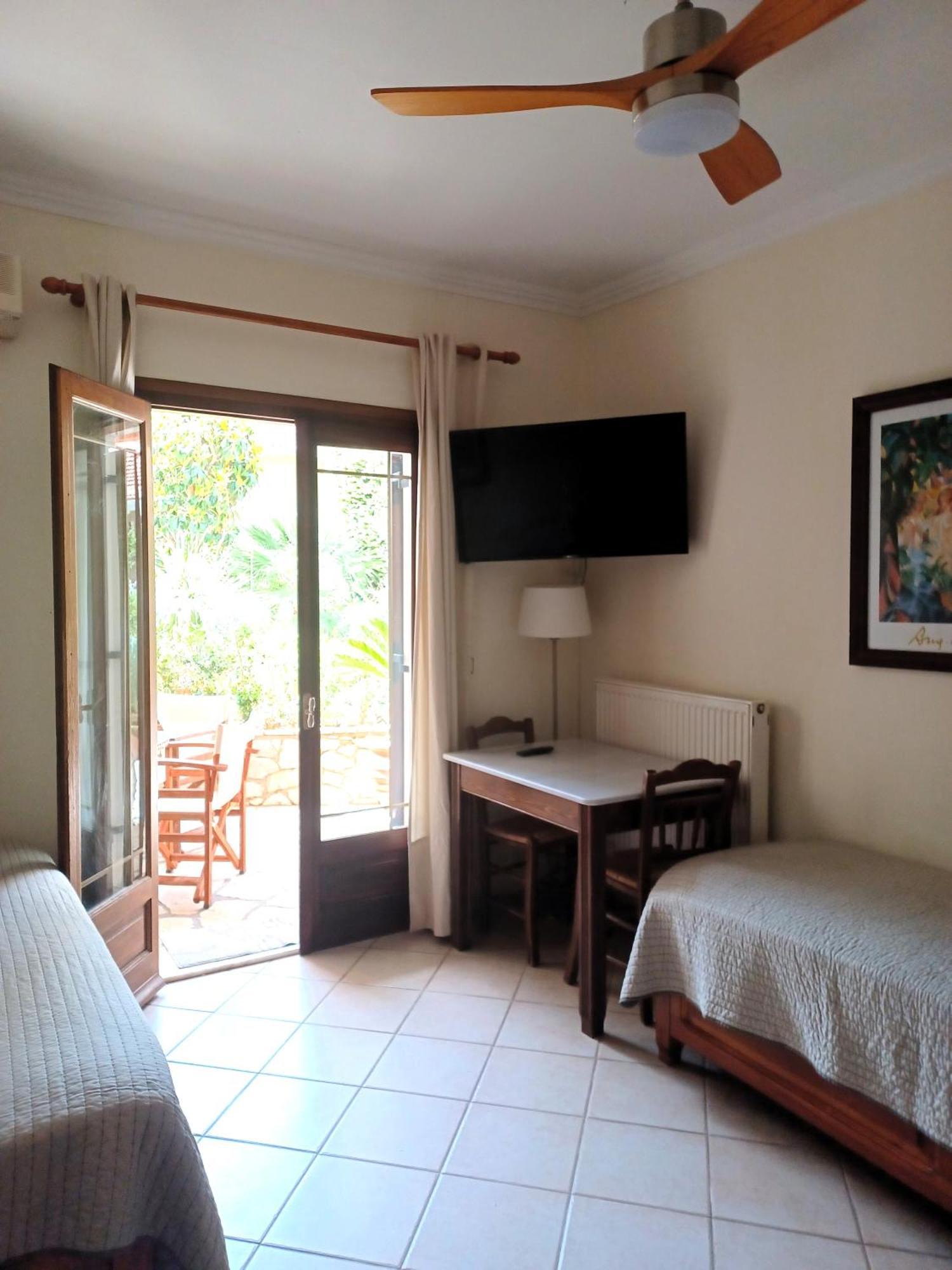 Philippos Hotel Apartments Никиана Экстерьер фото