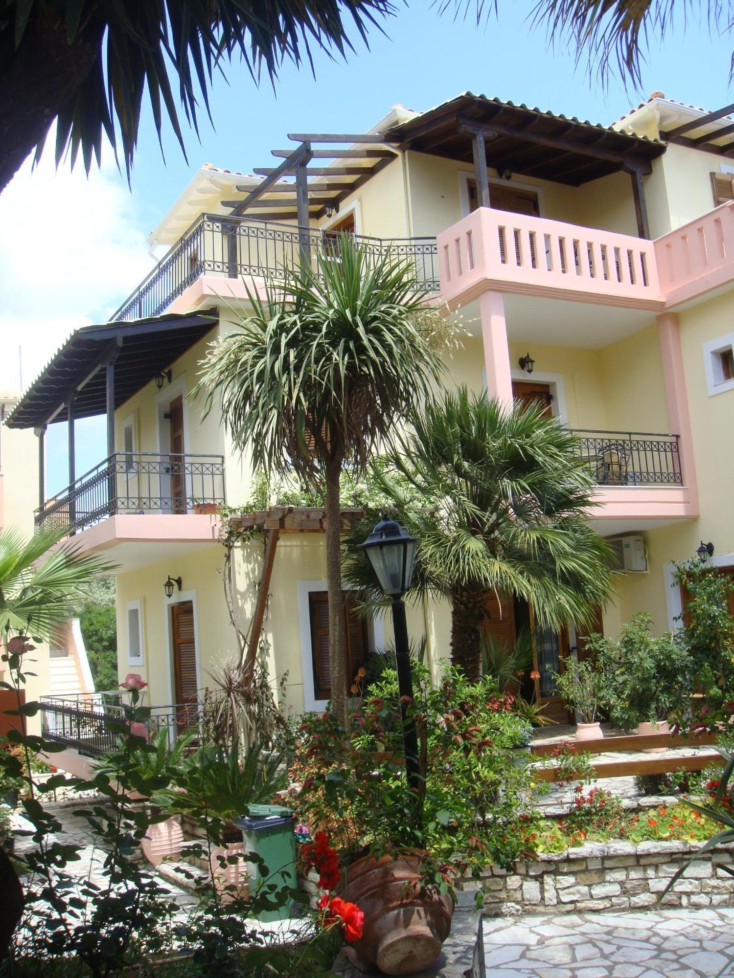 Philippos Hotel Apartments Никиана Экстерьер фото