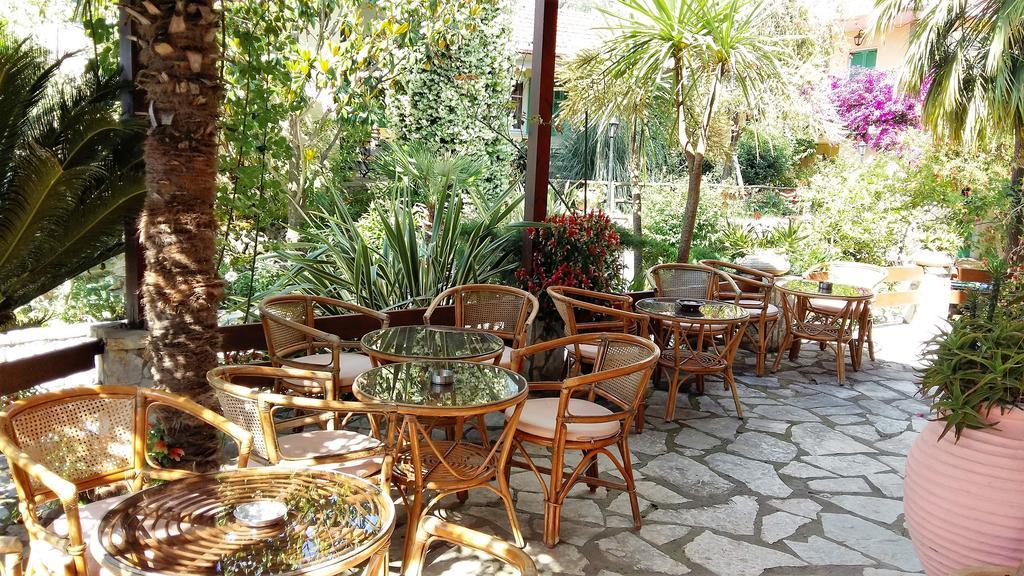 Philippos Hotel Apartments Никиана Экстерьер фото