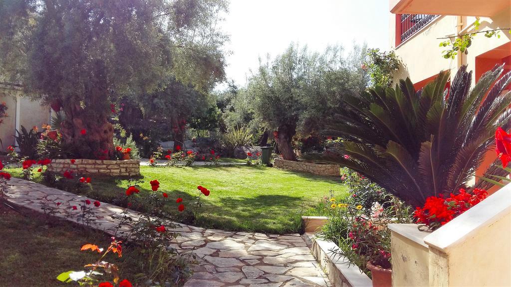 Philippos Hotel Apartments Никиана Экстерьер фото